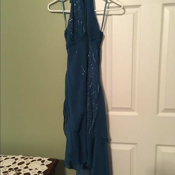 BCBG MAXAZRIA SIZE 4 HALTER ASYMETRIC HEM DRESS