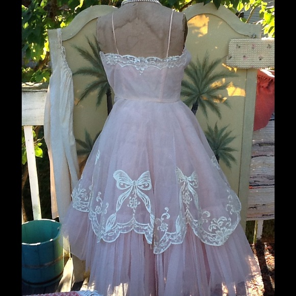 ABSOLUTELY BEAUTIFUL 50s SPECIAL OCCASION DRESS - Picture 3 of 4