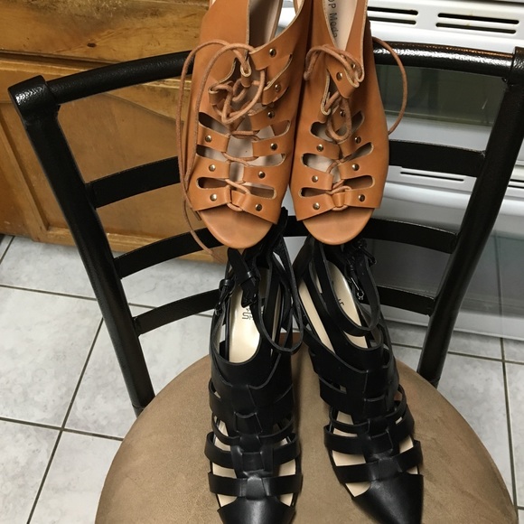 2pr ladies shoes/ SOLD 🚫🚫🚫