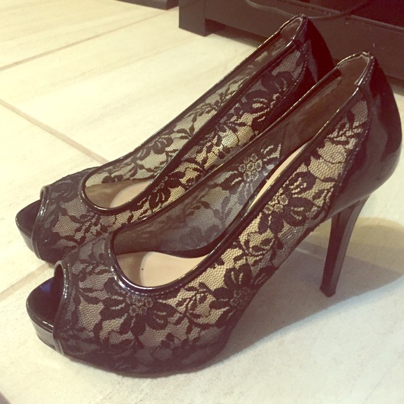 Guess Black lace peep-toe heels