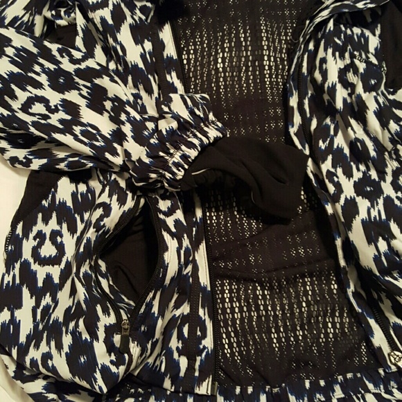 Lululemon  Run Will Power Jacket ! - Picture 2 of 15