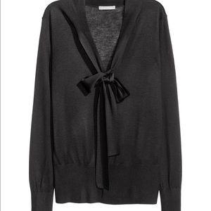 NWT H&M light black sweater with tie front.