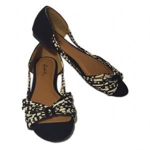 Women's Black & White Flats