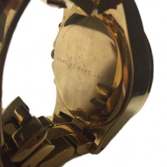 Marc Jacobs Gold Watch - Picture 3 of 4