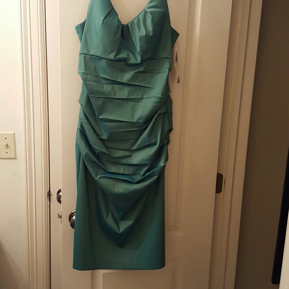 Dress - Picture 2 of 2