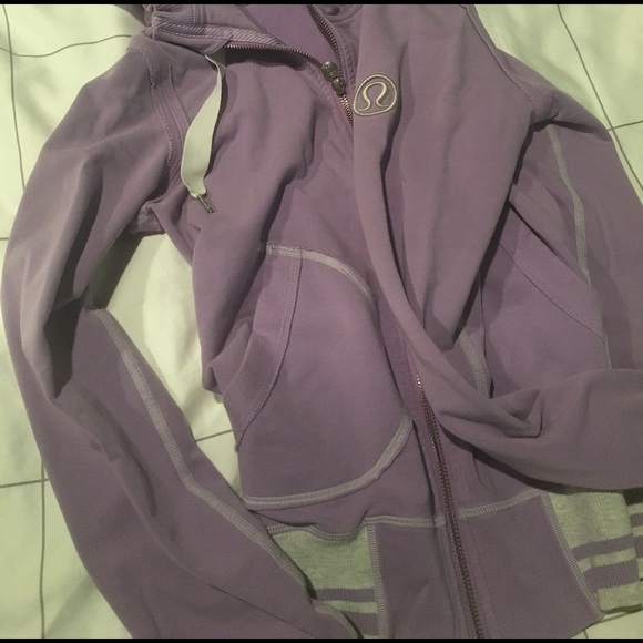 Size 4 "Vintage" Lululemon Hoody