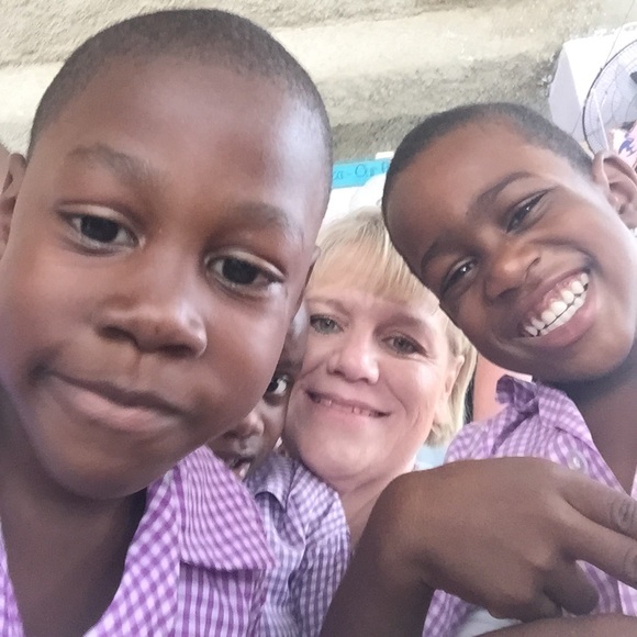 Hello I am Jen Welcome to my Posh Closet 💕 - Picture 4 of 16