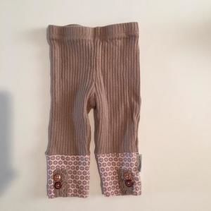 Naartjie sweater knit leggings with button and crochet detail. Mocha. Size 3-6mo