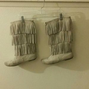 Fringe boots