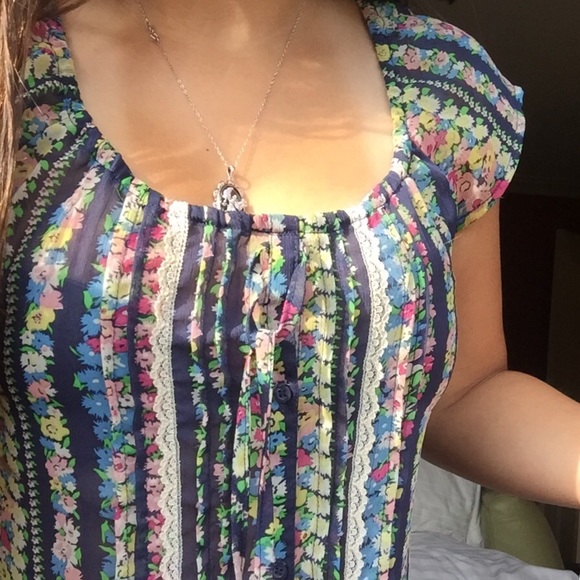 Boho Floral Semi-Sheer top! - Picture 2 of 4