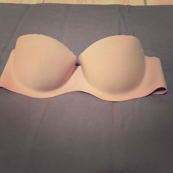 VS Angels Secret Embrace Nude Strapless Bra