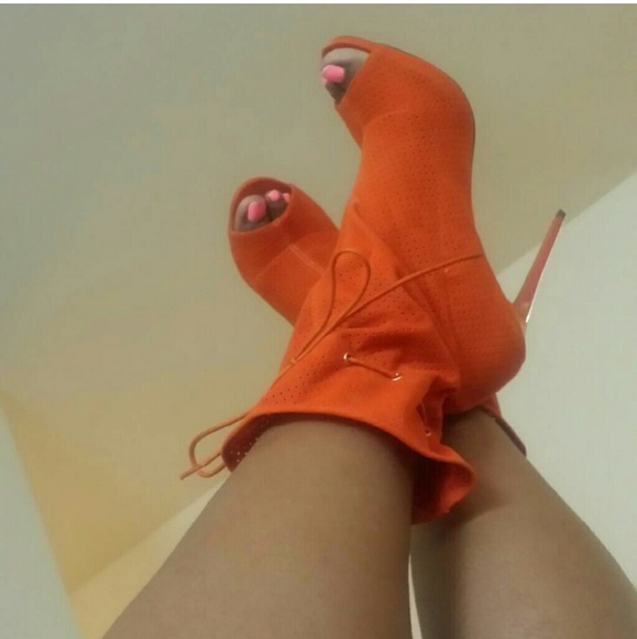 Faux suede peep toe bootie - Picture 2 of 2