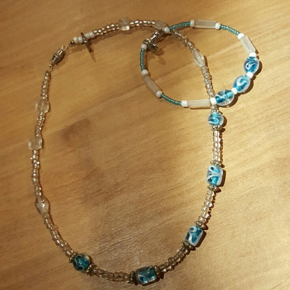 Adorable necklace/bracelet set