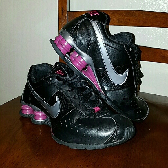 Nike Shoes - Nike Shox