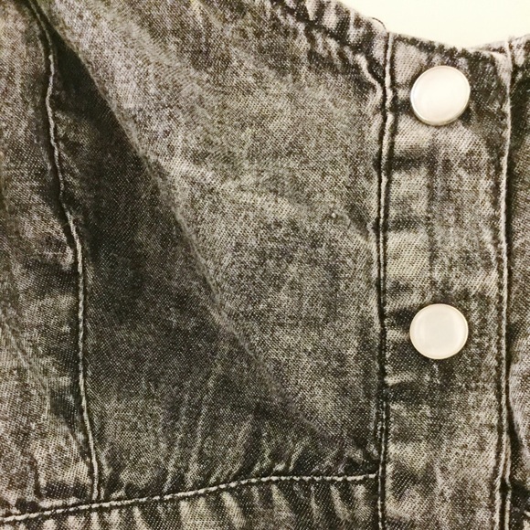 πHost PickπGrey Crop Top - size S - Picture 3 of 4