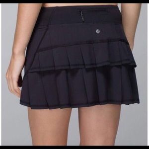 Lululemon Athletica black "Pacemaker" tennis skirt