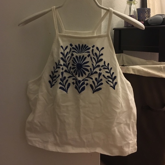 Cropped halter