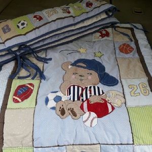 Bear Crib Blanket with bumler pad