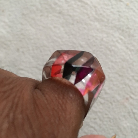 ‼️Vintage Lucite Ring‼️ - Picture 4 of 7