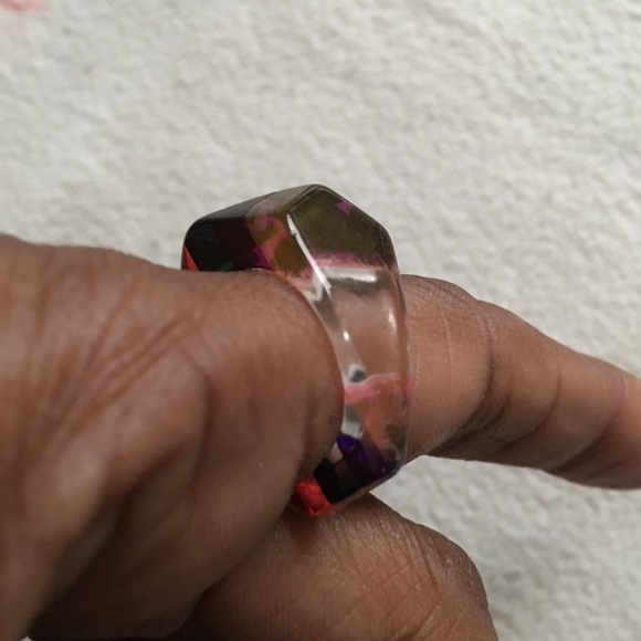 ‼️Vintage Lucite Ring‼️ - Picture 6 of 7