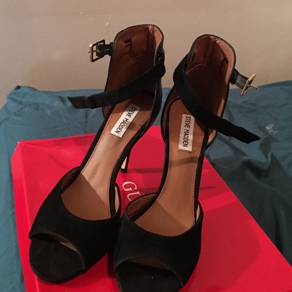 Black Steven manden high heel