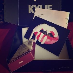 Kylie lipstick Spice