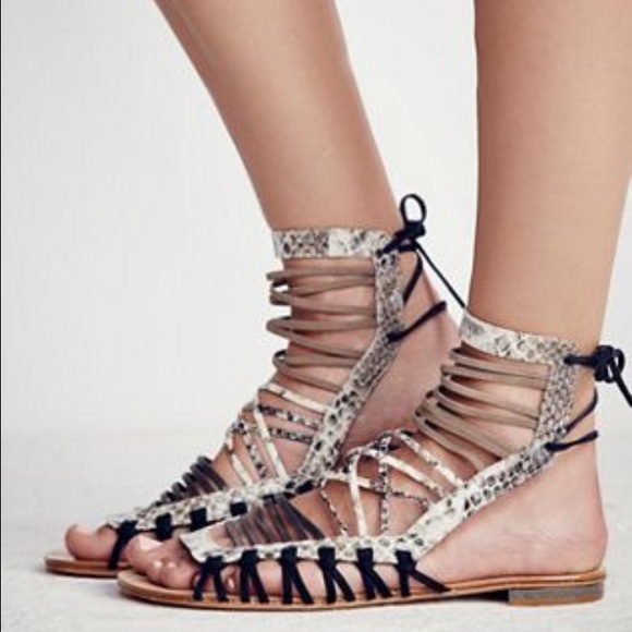 One of a kind Schutz Sandals - Picture 3 of 4