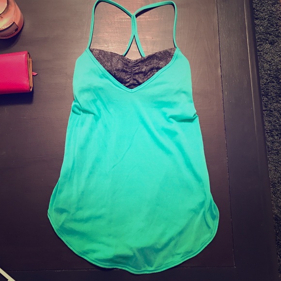 Lululemon top size 6 - like new