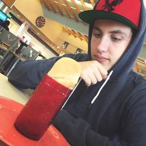 Meet your Posher, Wes