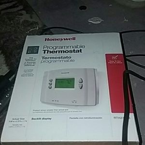 Programmable thermostat