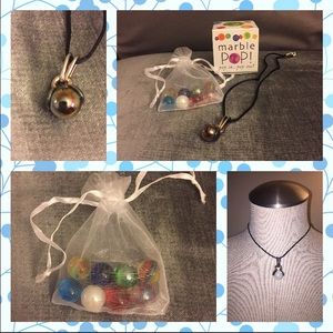 Marble POP! Necklace NWT box and carrying bag