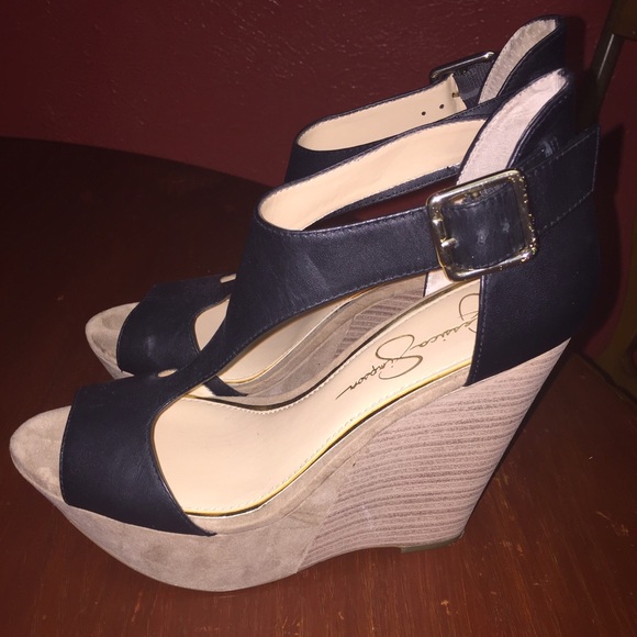 Jessica simpsons black wedges
