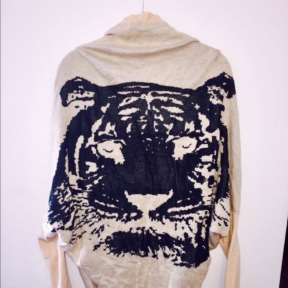 SALE SALE SALE -- NWOT KNIT sweater