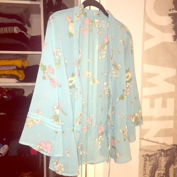 SALE -- NWOT Kimono