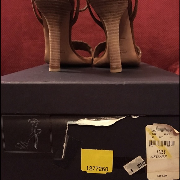 Prada๐๐๐๐๐ - Picture 2 of 4