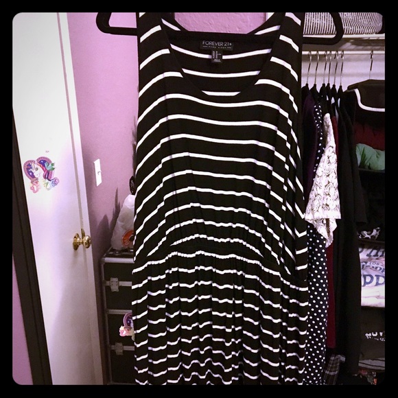 ✨FINAL PRICE✨F21 Plus Size Striped Maxi Dress