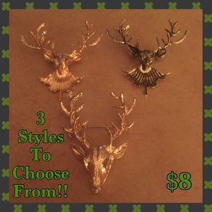 Deer W/ Antlers Christmas Pin.