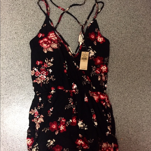 American Eagle Outfitters Other - American Eagle Floral Romper