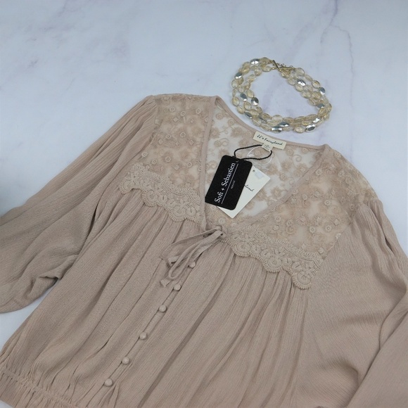 Coachella FAVE peasant top beige long sleeves lace - Picture 3 of 6
