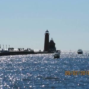 Meet your Posher, Holee