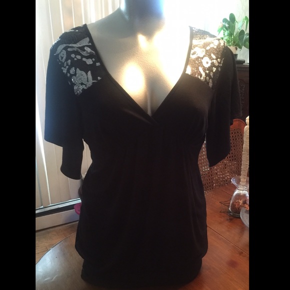 Sparkle Plunge Tunic ✨ PLUS SIZE