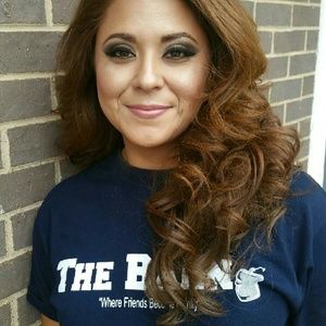 Meet your Posher, Alma