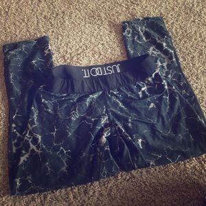 Sale 💕 Nike DriFit workout cropped pants