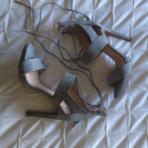 Zara trafaluc grey heels