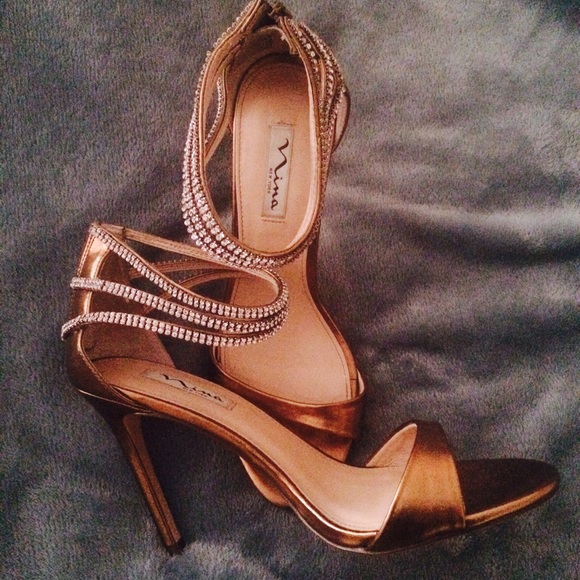 Nina Catessa Bronze size 10m