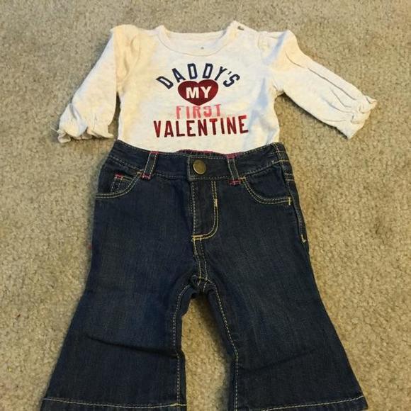 Old Navy Valentine outfit (0-3m)