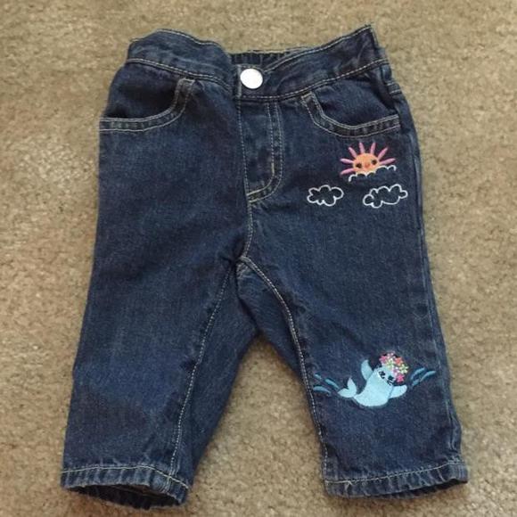 Gymboree capri jeans with matching baby blue t-shirt (12-18 m)
