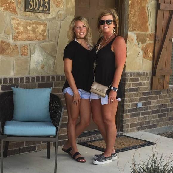 Meet your Posher, Kim - Picture 1 of 1