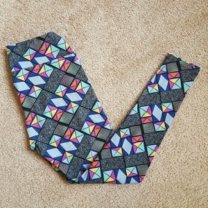 LuLaRoe Geometic Rainbow Leggings - OS