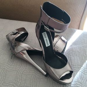 Steve Madden Metallic Stilettos size 7